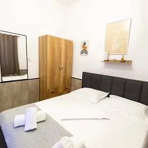 Tiny Cute Near The Center - 5 Min Walk Appartement